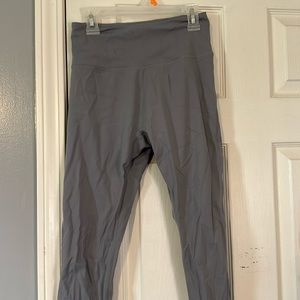 alphalete amplify legging, rhino grey color